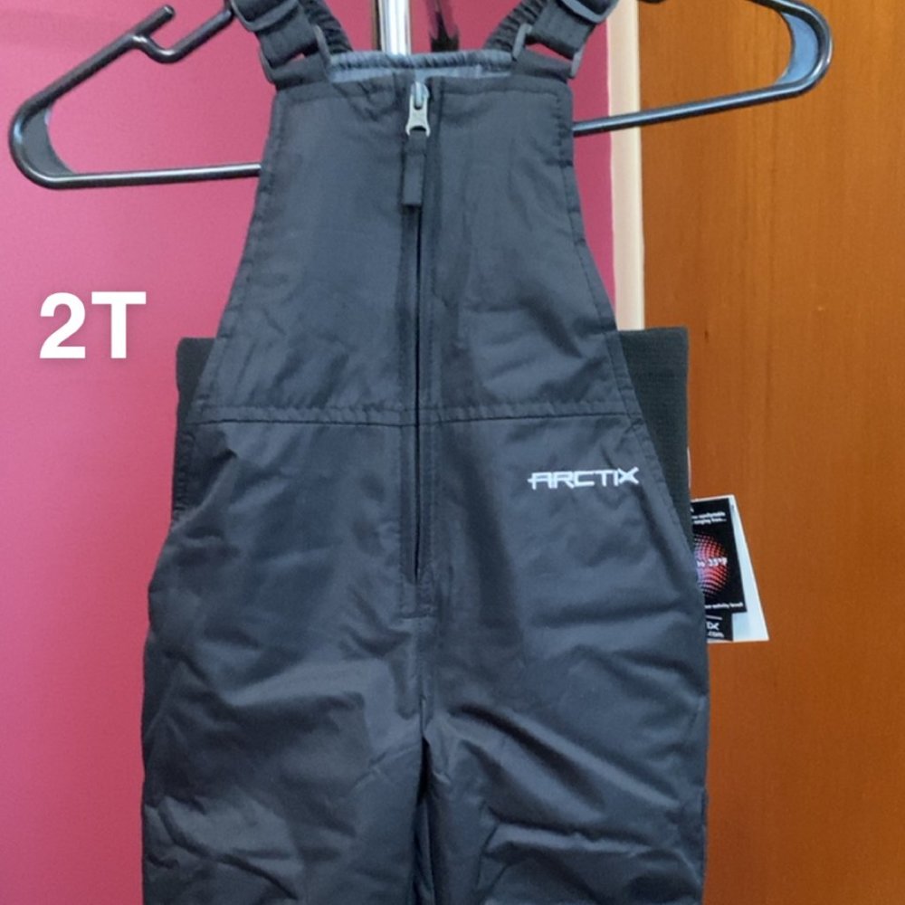 BNWT 2T Snowpants